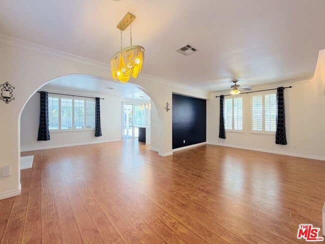 Photo - 25506 Burns Pl