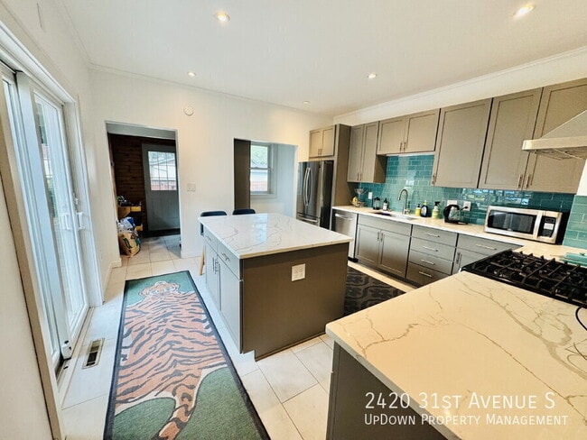 Photo - 2420 S 31st Ave