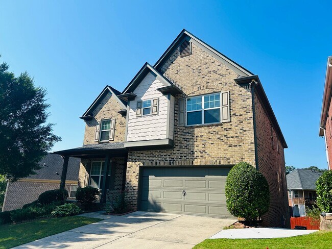 Photo - Huge 5 bedroom, 4 bathroom home located in Johns Creek! Must see!