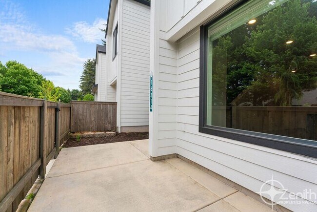 Photo - 16314 NE 20th St