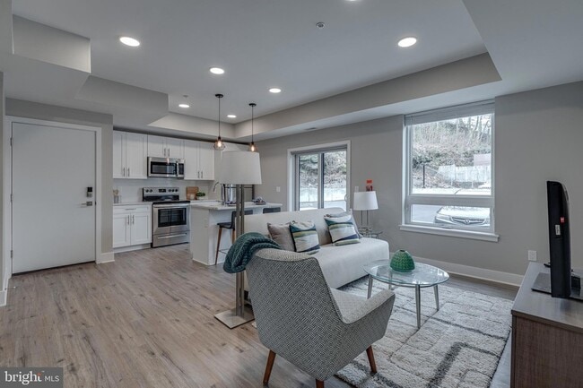 Photo - 1952 Bryn Mawr Ave