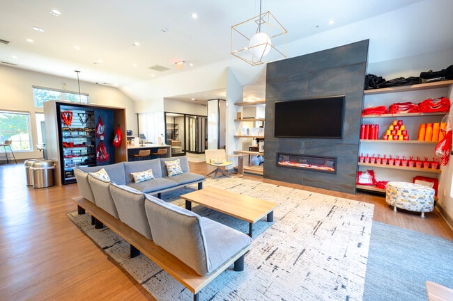 Photo - Collegiate Suites of Blacksburg