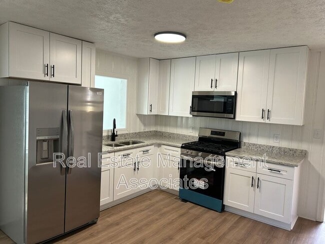 Photo - 216 Hillandale Dr