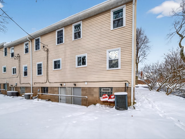 Photo - 1082h Mt Hope Ave