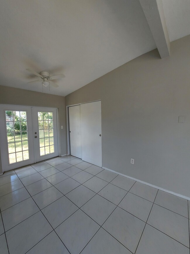 Photo - 35 Roanoke Dr