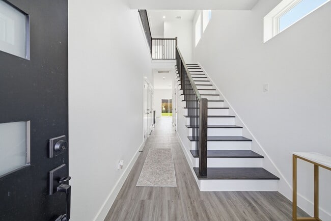 Photo - 1015 Ellington St