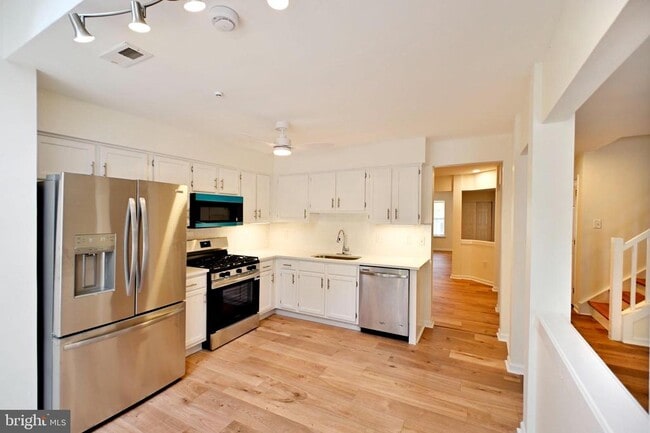 Photo - 302 Weston Ln