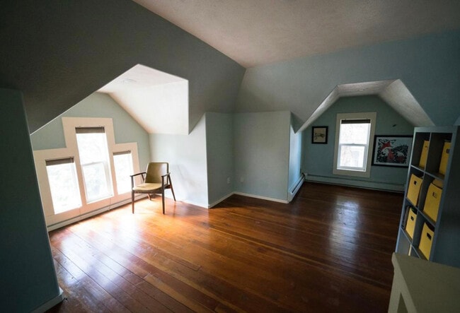 Photo - 136 S Maple St