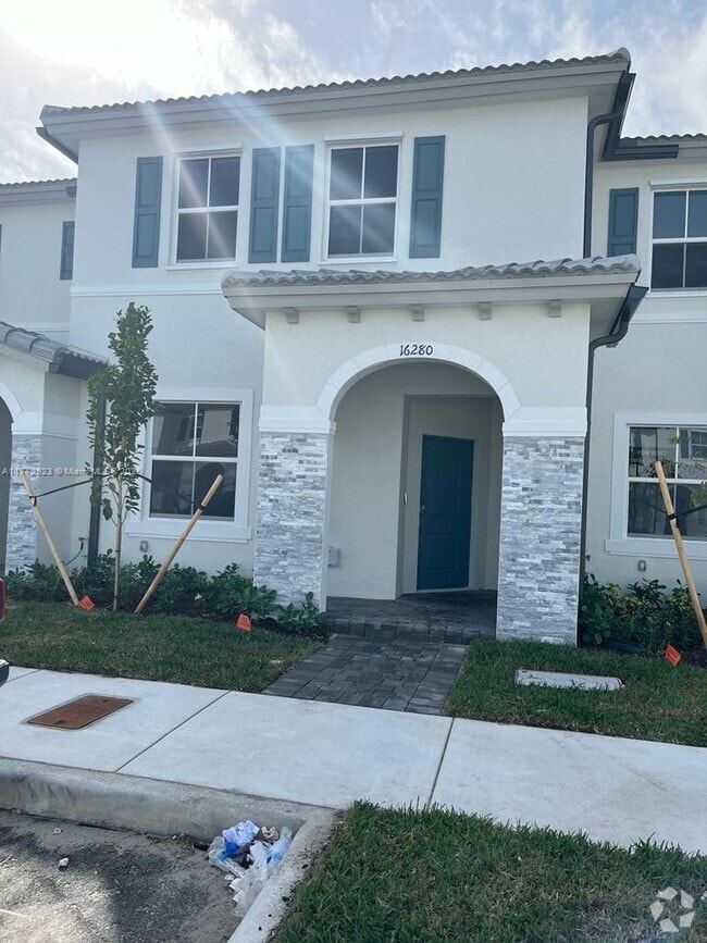 Building Photo - 16280 SW 292nd St Rental