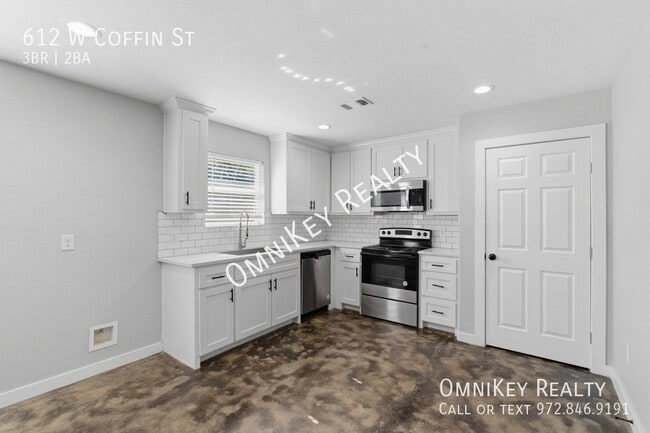 Photo - 612-622 W Coffin St