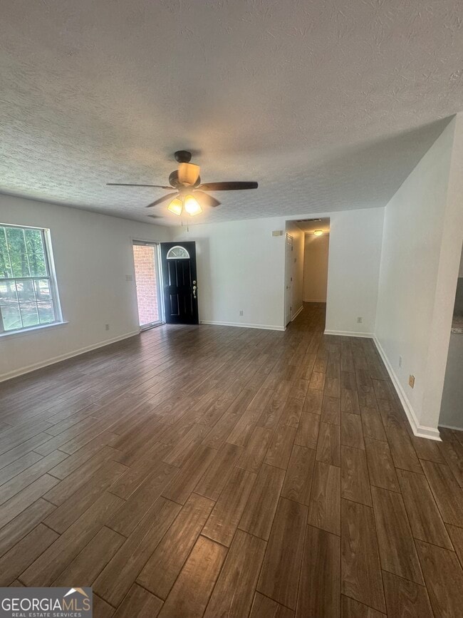 Photo - 105 Fox Trail Pl