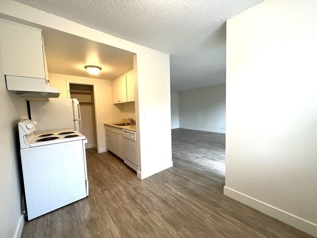 Photo - 4209 30th Ave SW