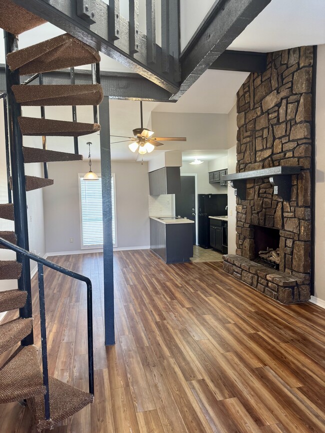 Photo - 13811 Turnberry Ln Townhome