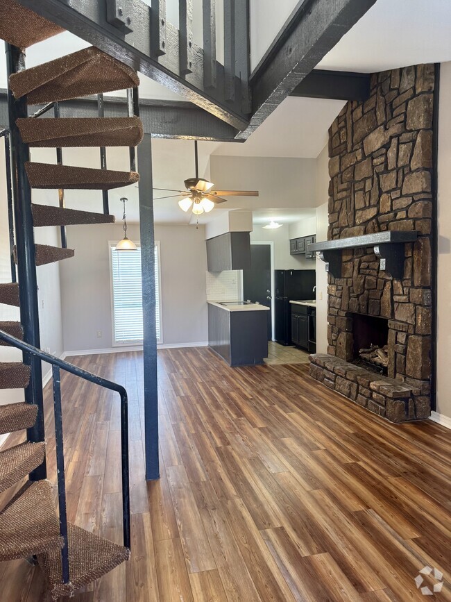 Building Photo - 13811 Turnberry Ln Rental