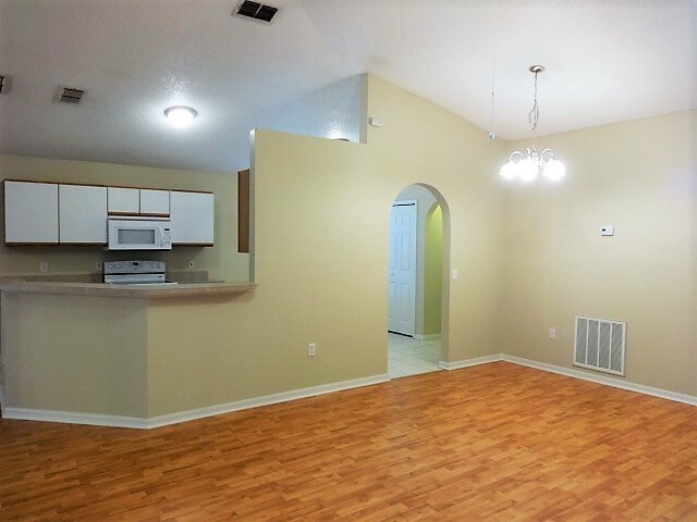 Photo - 11323 Camus Ln