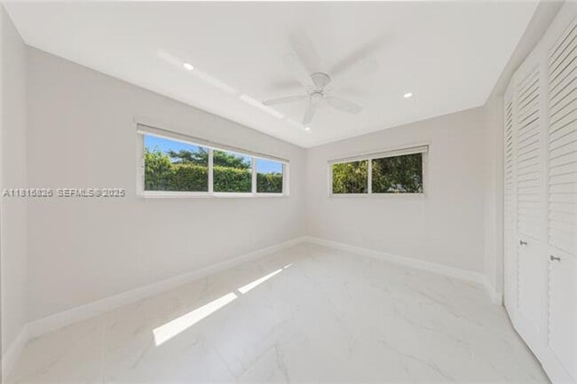 Photo - 8825 SW 151st St