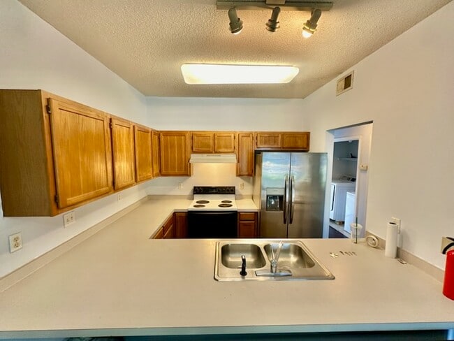 Photo - 1828 Whispering Oaks Ln