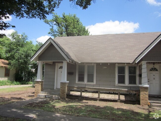 Building Photo - 833 Parker St Unit A Rental