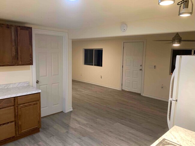 Photo - 160 Lavaca St