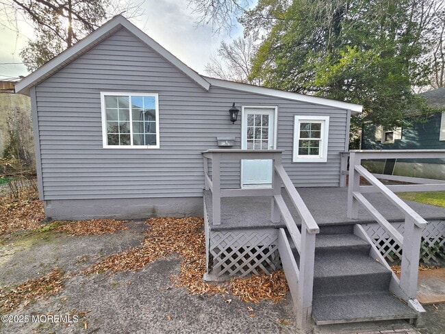 Building Photo - 912 Sunset Ave