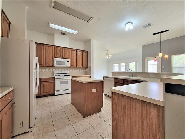 Photo - 13910 White Oak Glen Ct