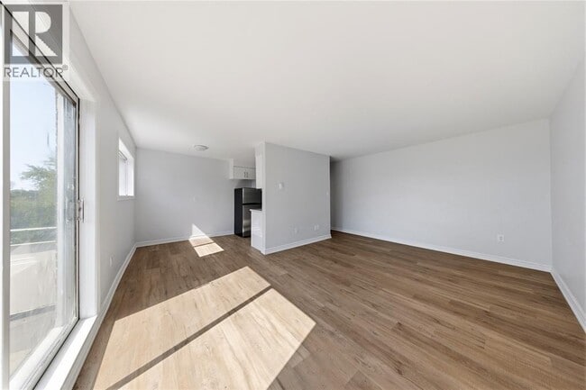 Photo - 950 Eastlawn Ave