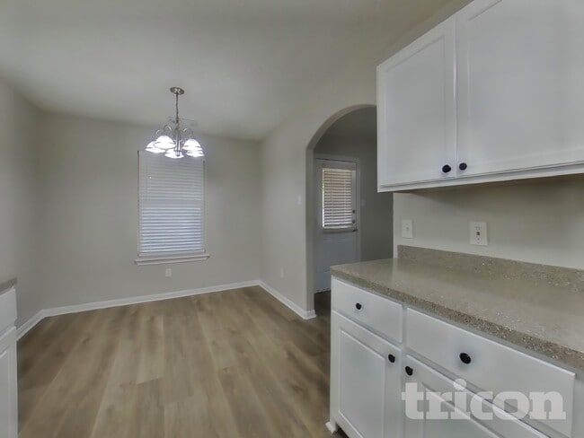 Photo - 224 Kellyn Ct