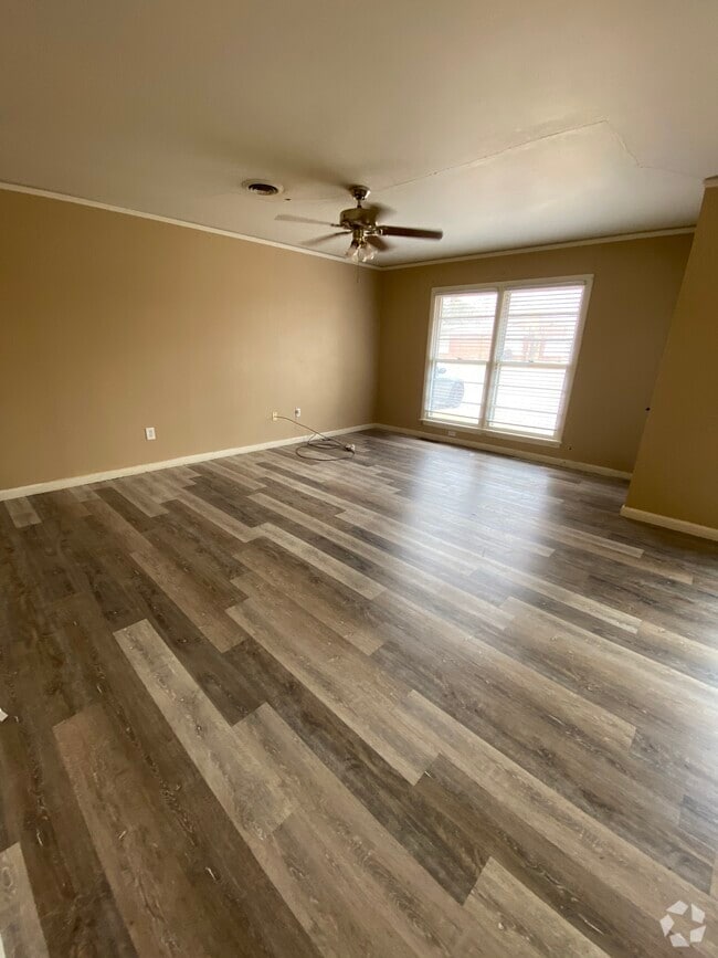 Building Photo - 1009 N 15th St Rental