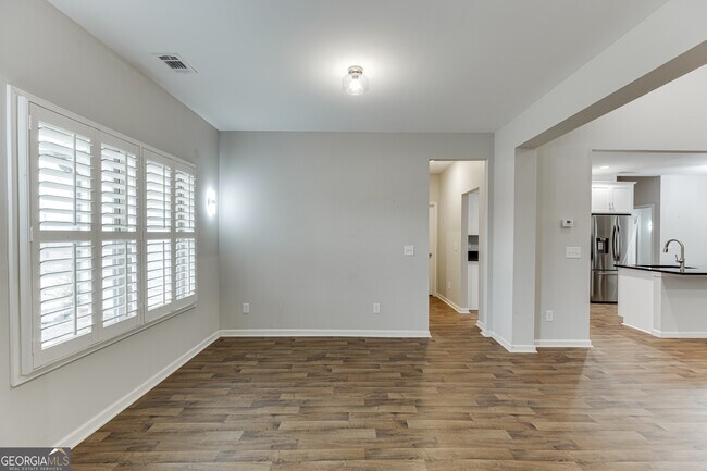 Photo - 214 Oakwood Dr