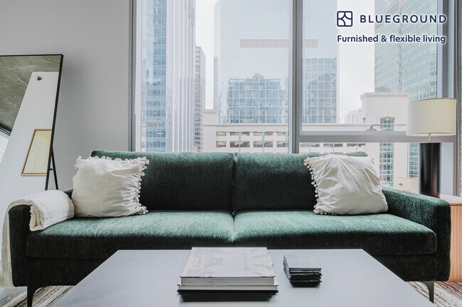 Photo - 215 W Lake St Unidad FL11-ID1179