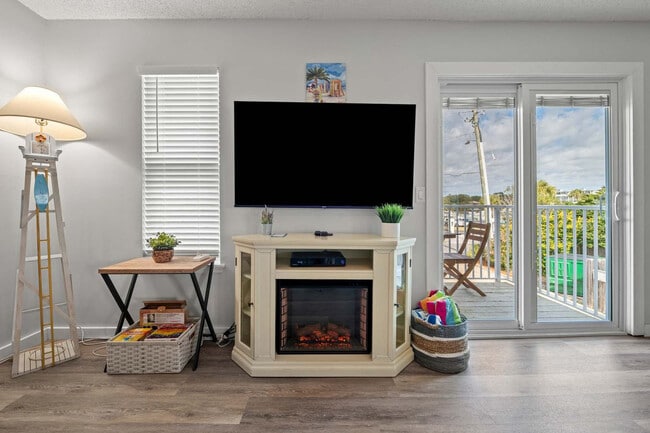 Photo - 22 Moreno Point Rd Unit SI ID1285920P