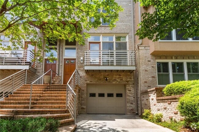 Building Photo - 1350 Fernwood Cir NE Rental