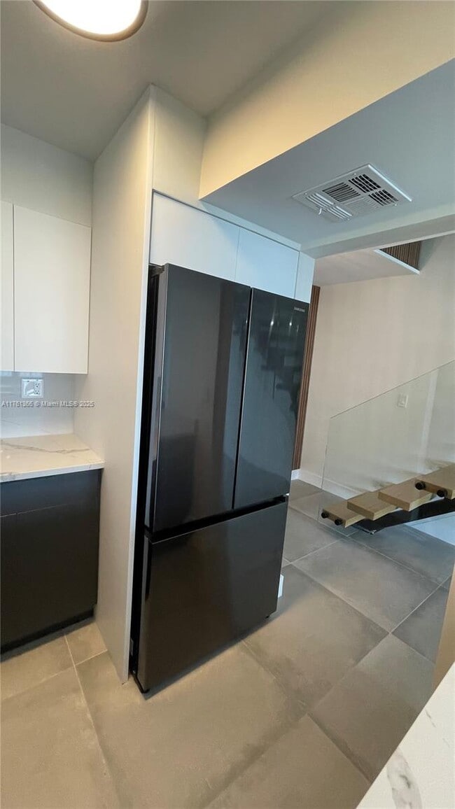 Photo - 7899 NE Bayshore Ct Unidad 2E