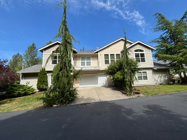 Building Photo - 3301 Park Ln