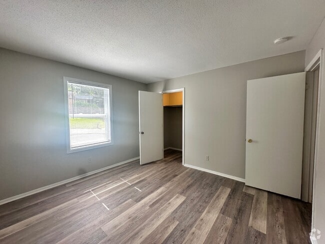 Building Photo - 1424 Nottingham Rd Rental