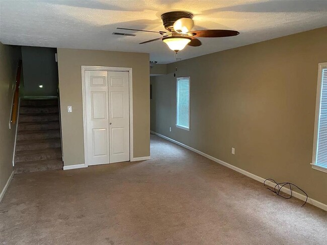 Photo - 1207 Smallhouse Rd