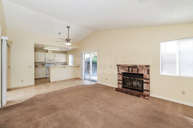 Photo - 357 Hazelnut Ln