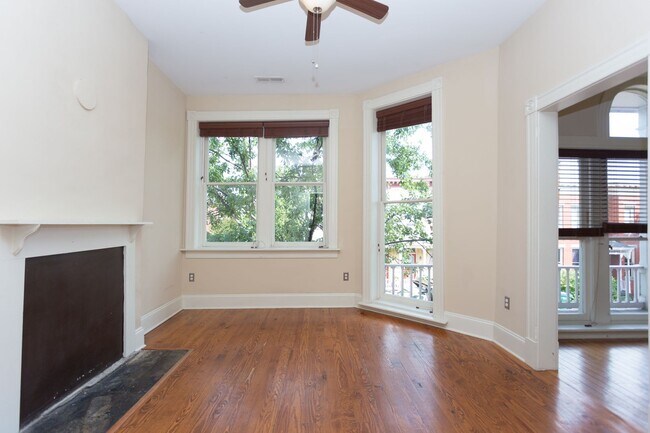 Building Photo - 1311 W Leigh St. Duplex