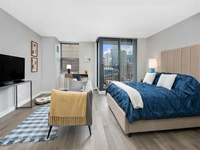 Photo - 60 W Huron St