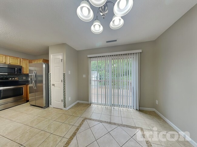 Photo - 4812 Silverdene St
