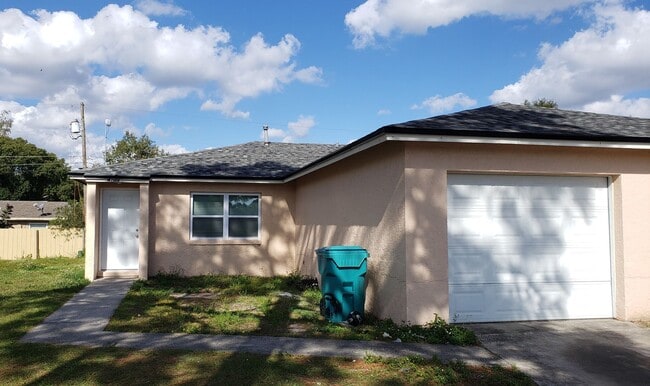 2 BR / 2 BA Condo with Attached Garage and... - 2 BR / 2 BA Condo with Attached Garage and...