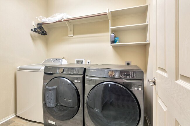 Photo - 10 W Lasting Spring Cir