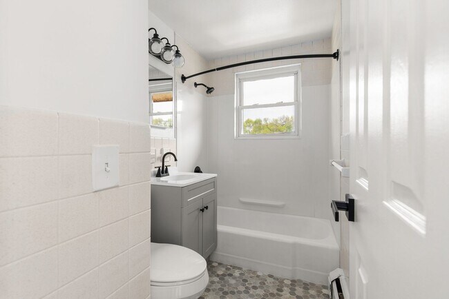 Photo - Swiss Village Apartments