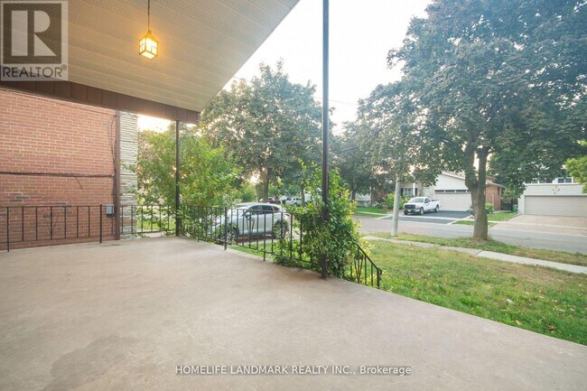 Photo - 435 Connaught Ave