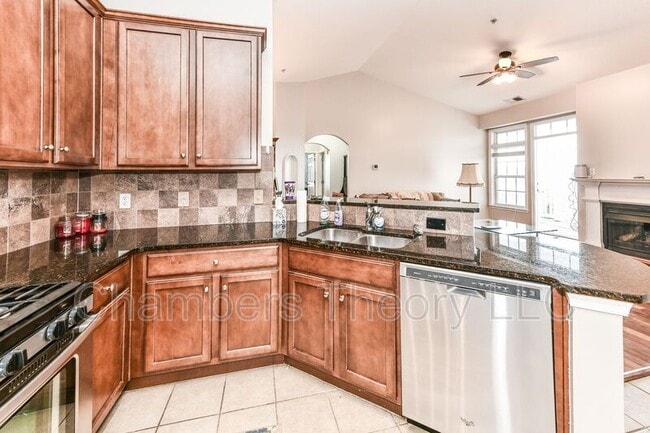 Photo - 512 Sunset View Terrace SE Unit #406