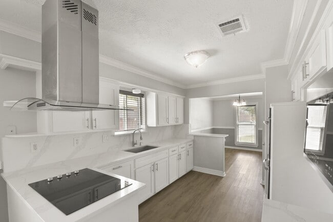 Photo - 15710 Creekhaven Dr