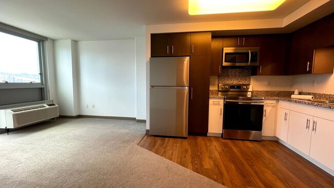 Photo - Partially Furnished. Unbeatable location... Unit 3112