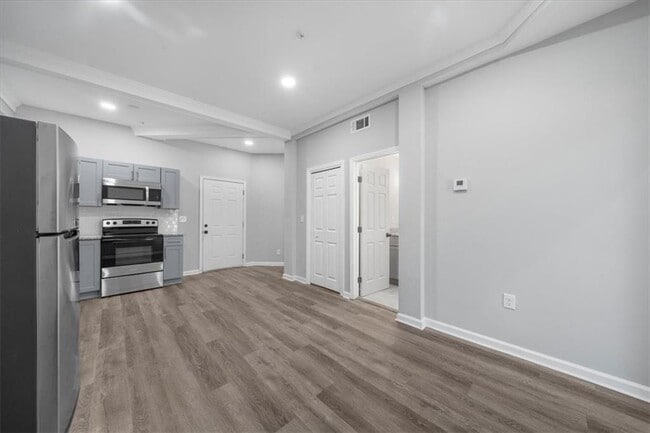 Photo - 5399 Northland Dr NE Unit 204