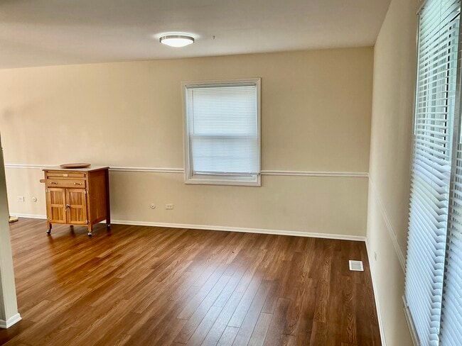 Photo - 840 Heather Ln