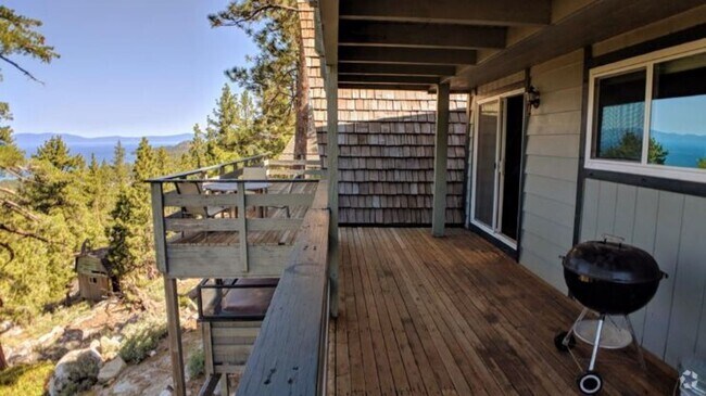 Building Photo - "Million Dollar Views" This home offers br...
